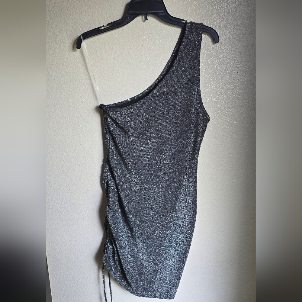 Justify One Shoulder Sliver Glitter Cocktail Dress Size Juniors Medium - Picture 3 of 8